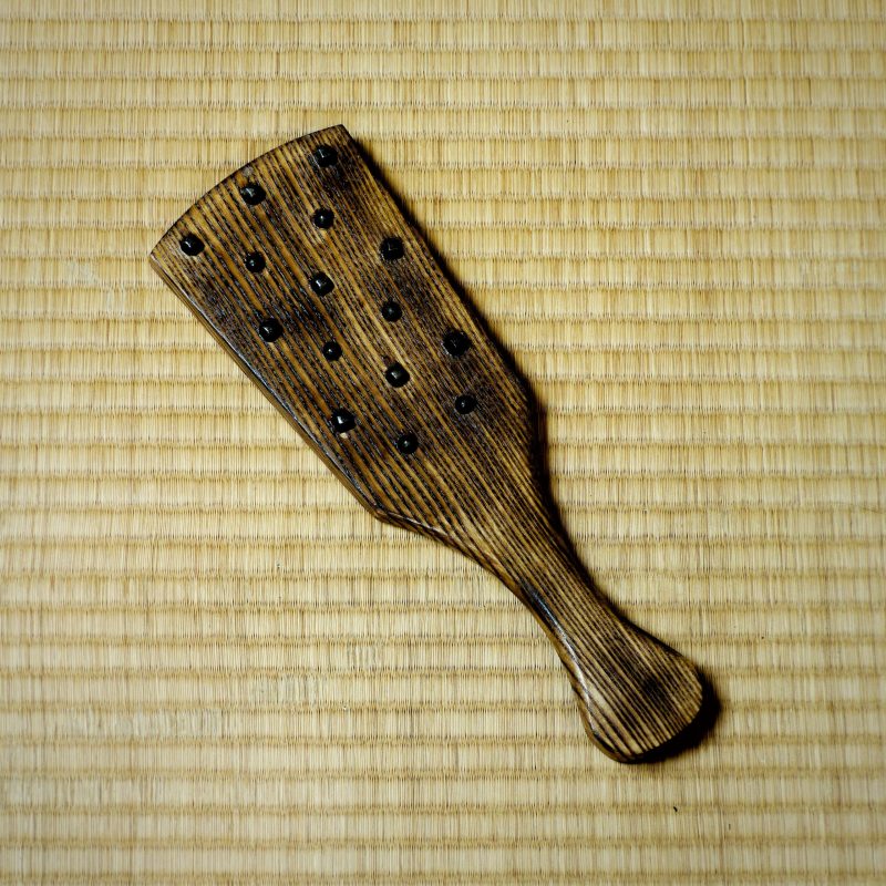 Paddle chêne brûlé et clous