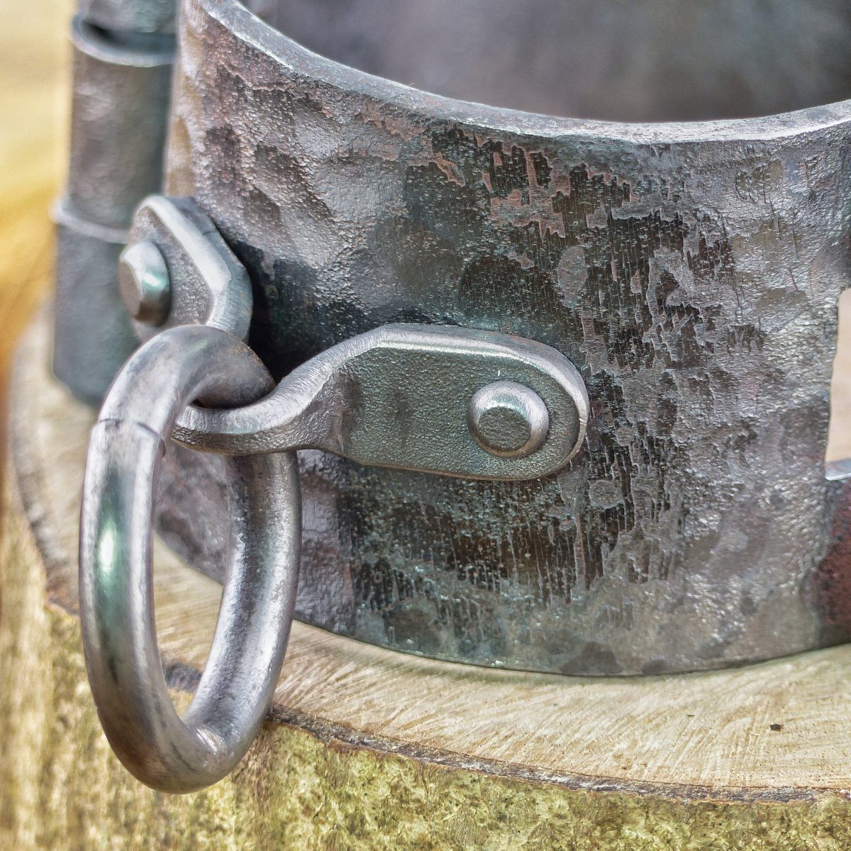 P1100025-01 Menottes métal -- gamme Lyx