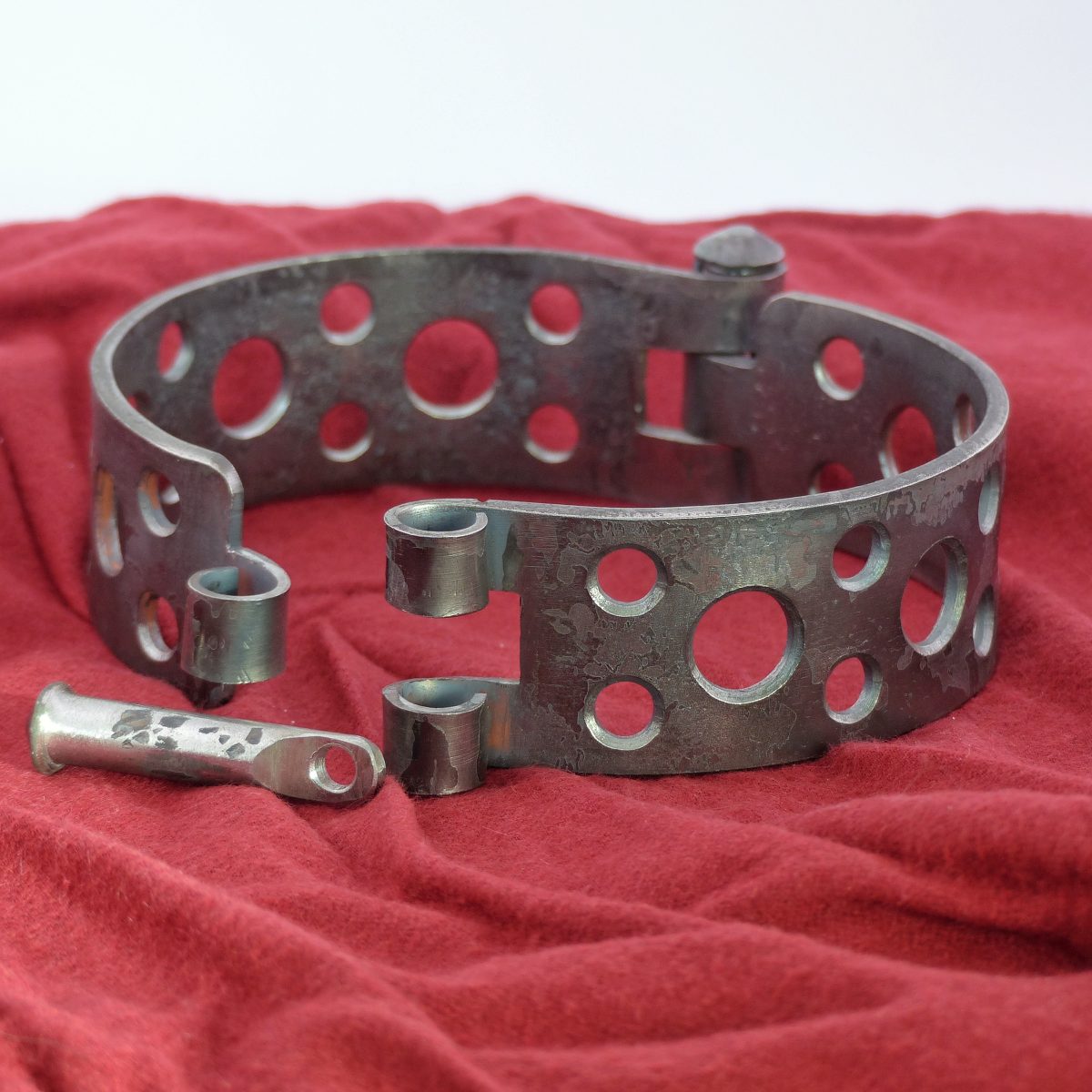 P1100046-01 Collier métal -- gamme Kväll