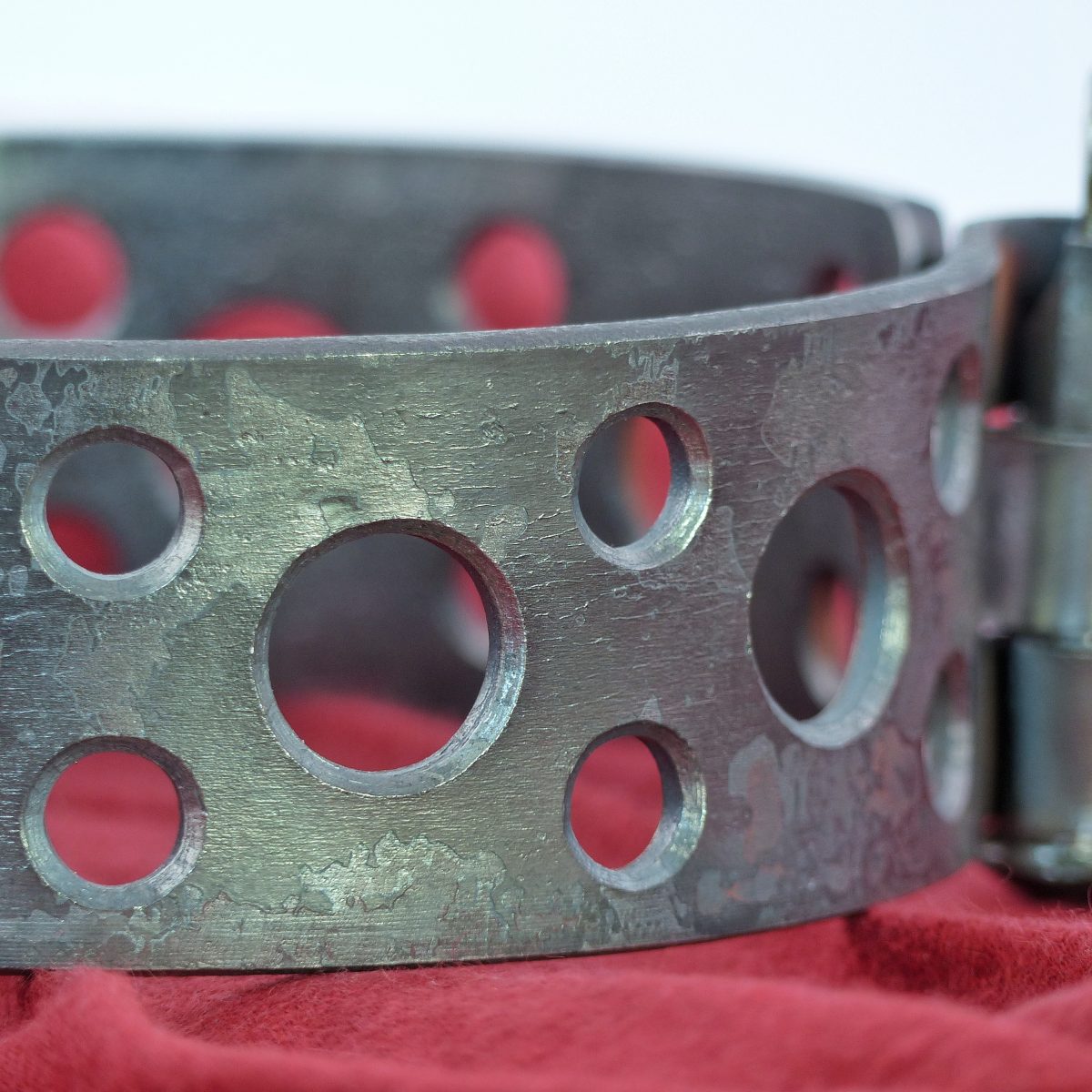 P1100047-01 Collier métal -- gamme Kväll